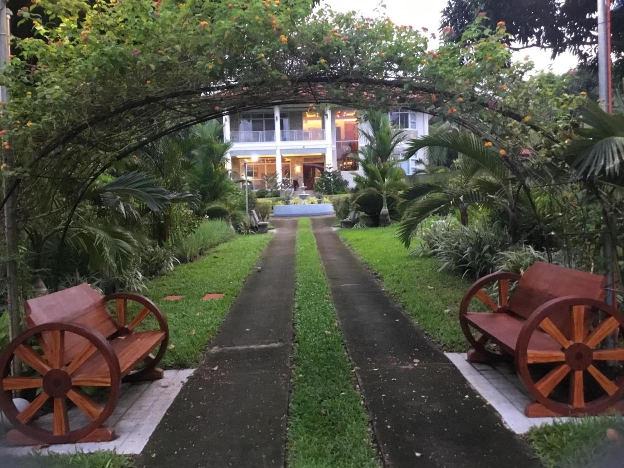 Camiguin Lanzones Resort Mambajao Exteriér fotografie